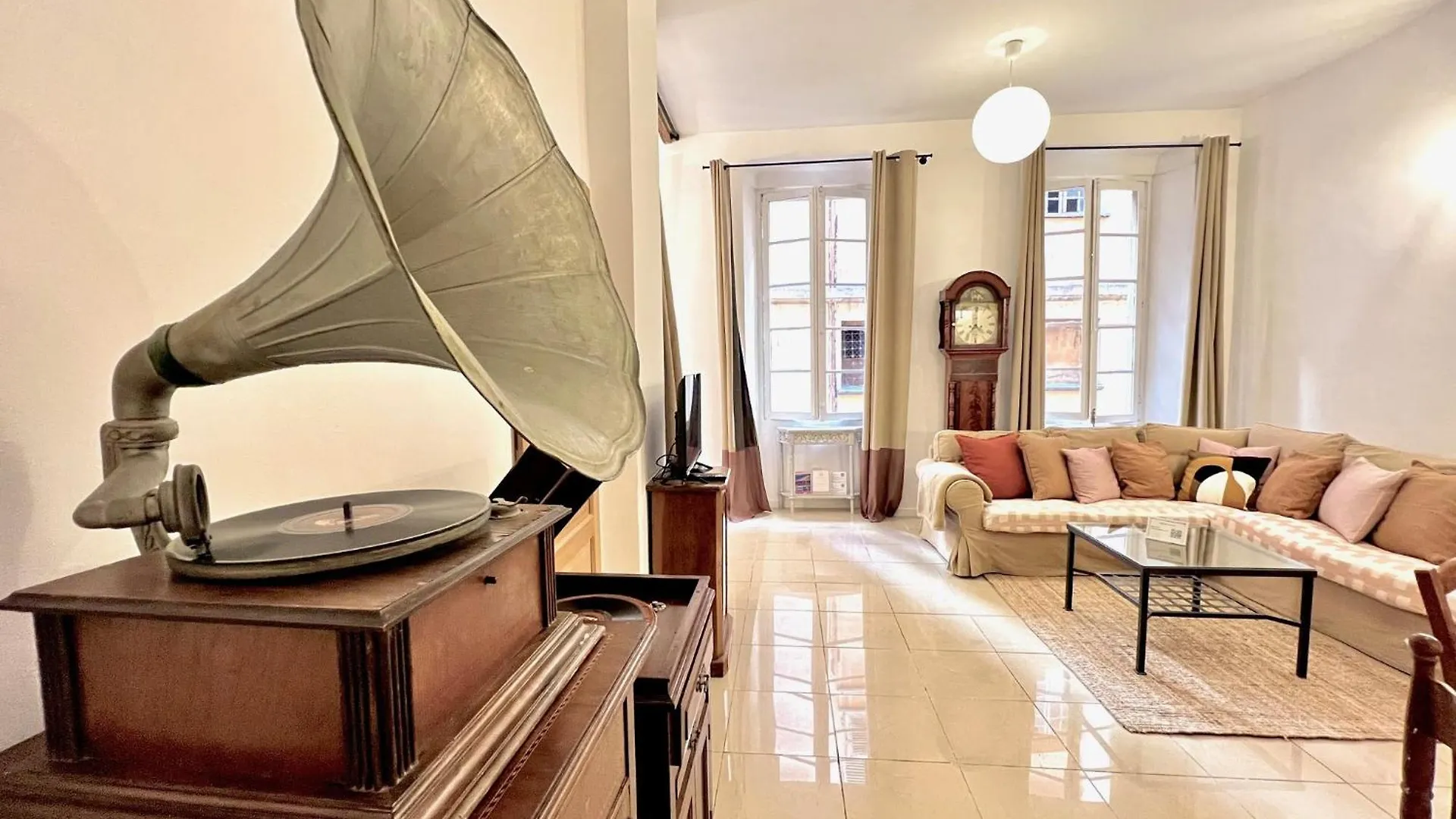 Aparthotel Riviera - Maison Du Chateau - Old Town - Promenade Des Anglais Ницца Франция