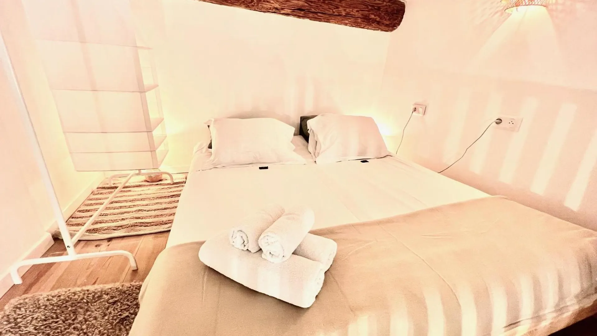 Апартаменты Aparthotel Riviera - Maison Du Chateau - Old Town - Promenade Des Anglais Ницца